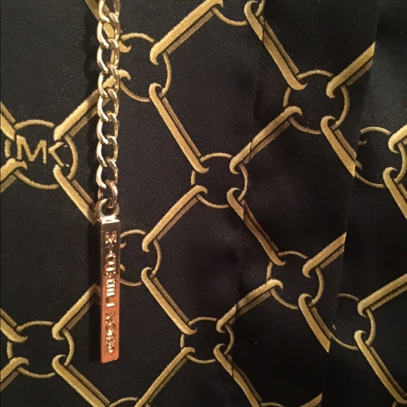 Beautiful!! Michael Kors Blouse with chain - Picture 7 of 7